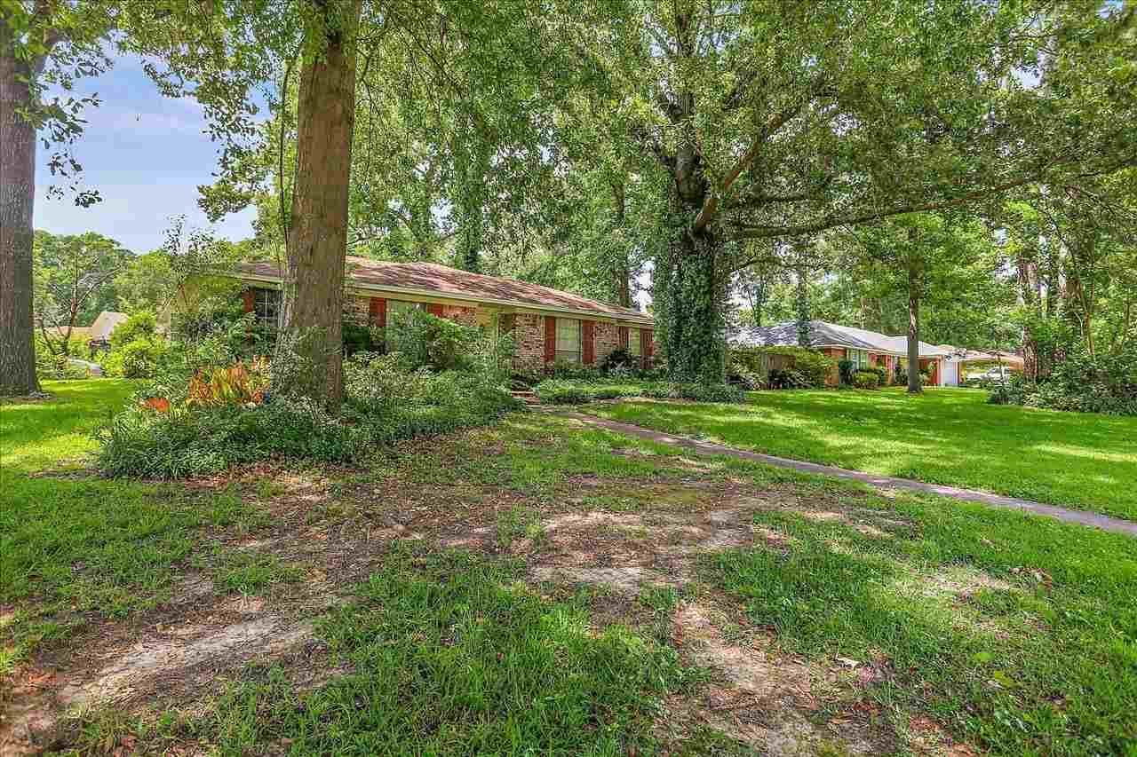 35 Woodgate Dr, Brandon, MS 39042