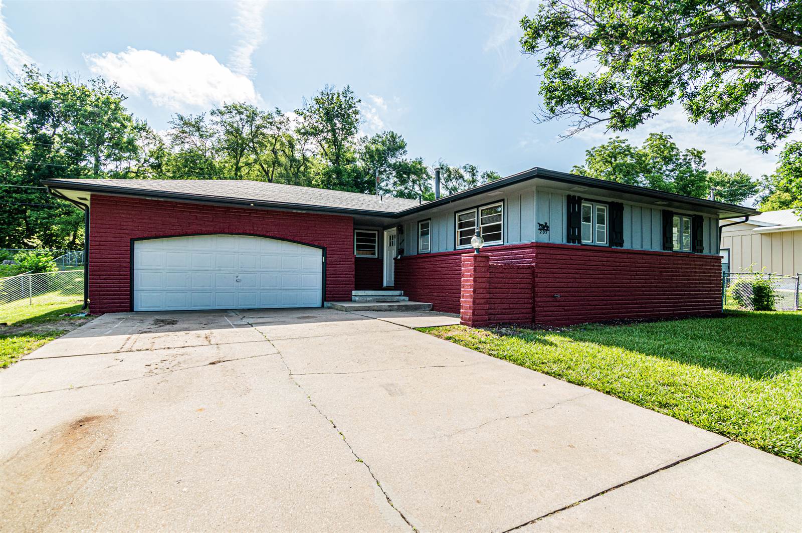 209 S Eisenhower Street, Junction City, KS 66441