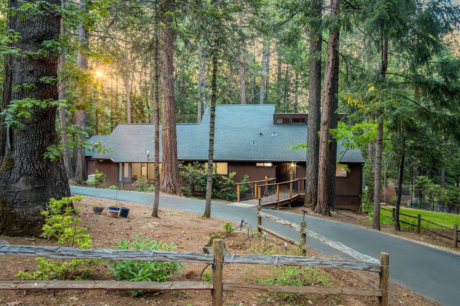 12389 Hillcrest Drive, Nevada City, CA 95959