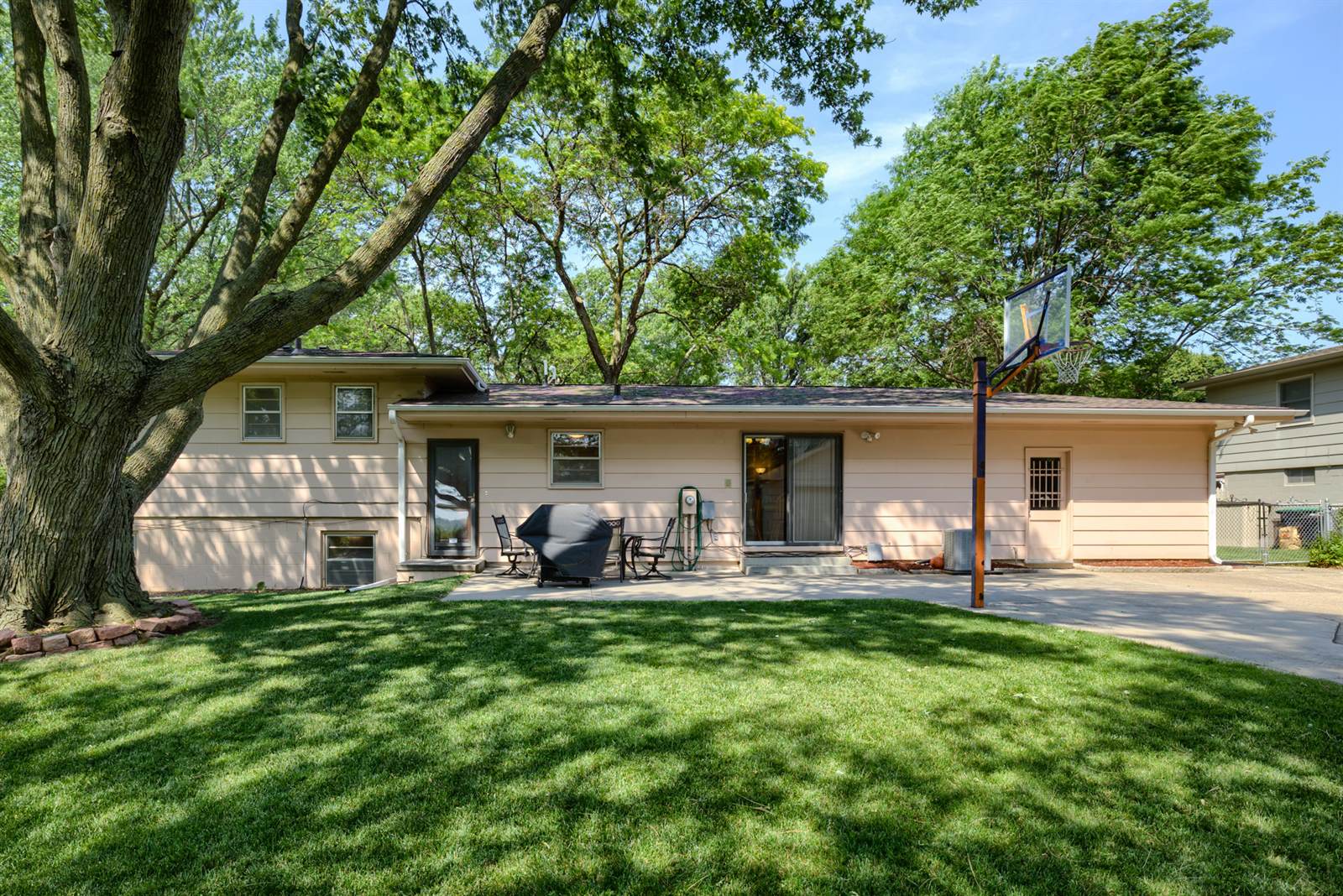 3511 Terrace Drive, Omaha, NE 68134