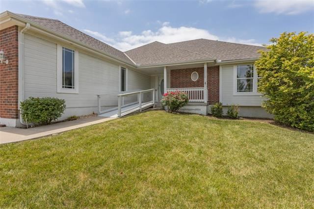 4420 SW Creekview Drive, Lee's Summit, MO 64082