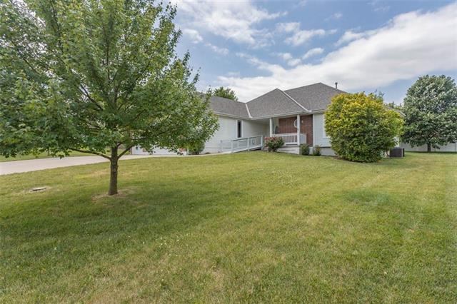 4420 SW Creekview Drive, Lee's Summit, MO 64082