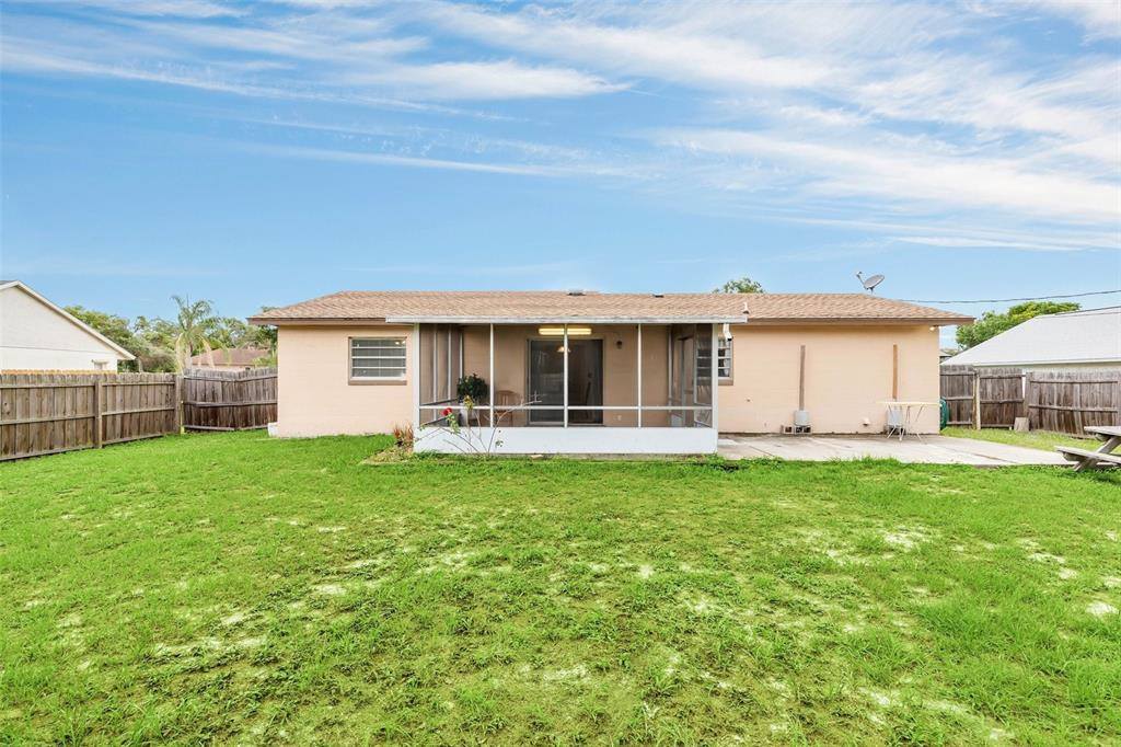 2013 Dearing Avenue, Deltona, FL 32725