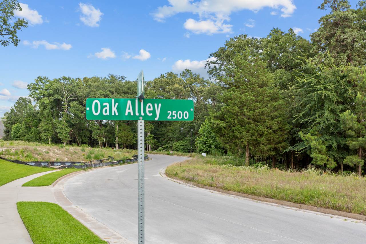 2617 Oak Alley, Tyler, TX 75703