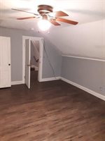 44 River St, Agawam, MA 01001