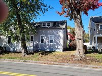 44 River St, Agawam, MA 01001