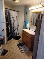 44 River St, Agawam, MA 01001