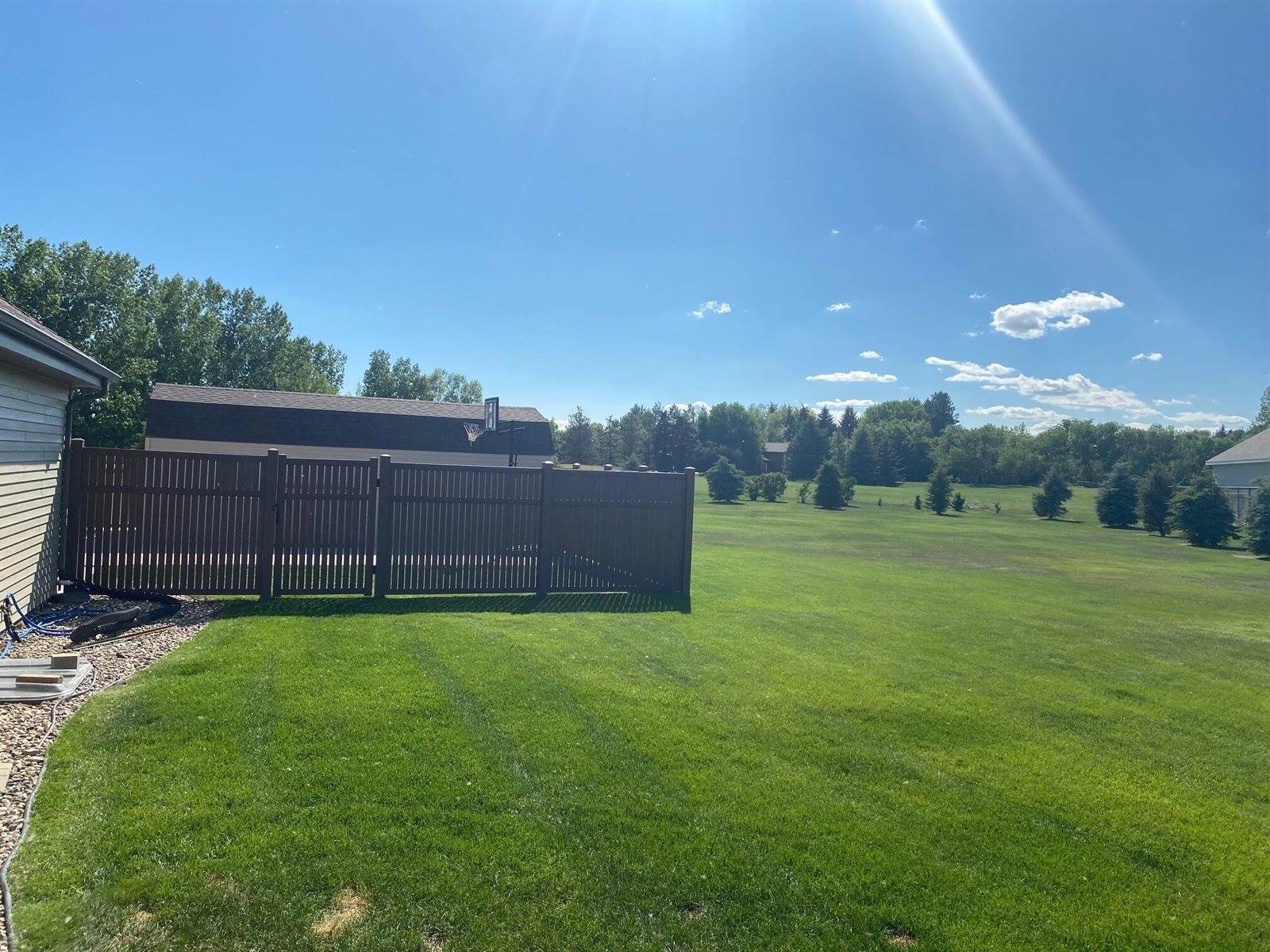 4923 Country Ln, Williston, ND 58801