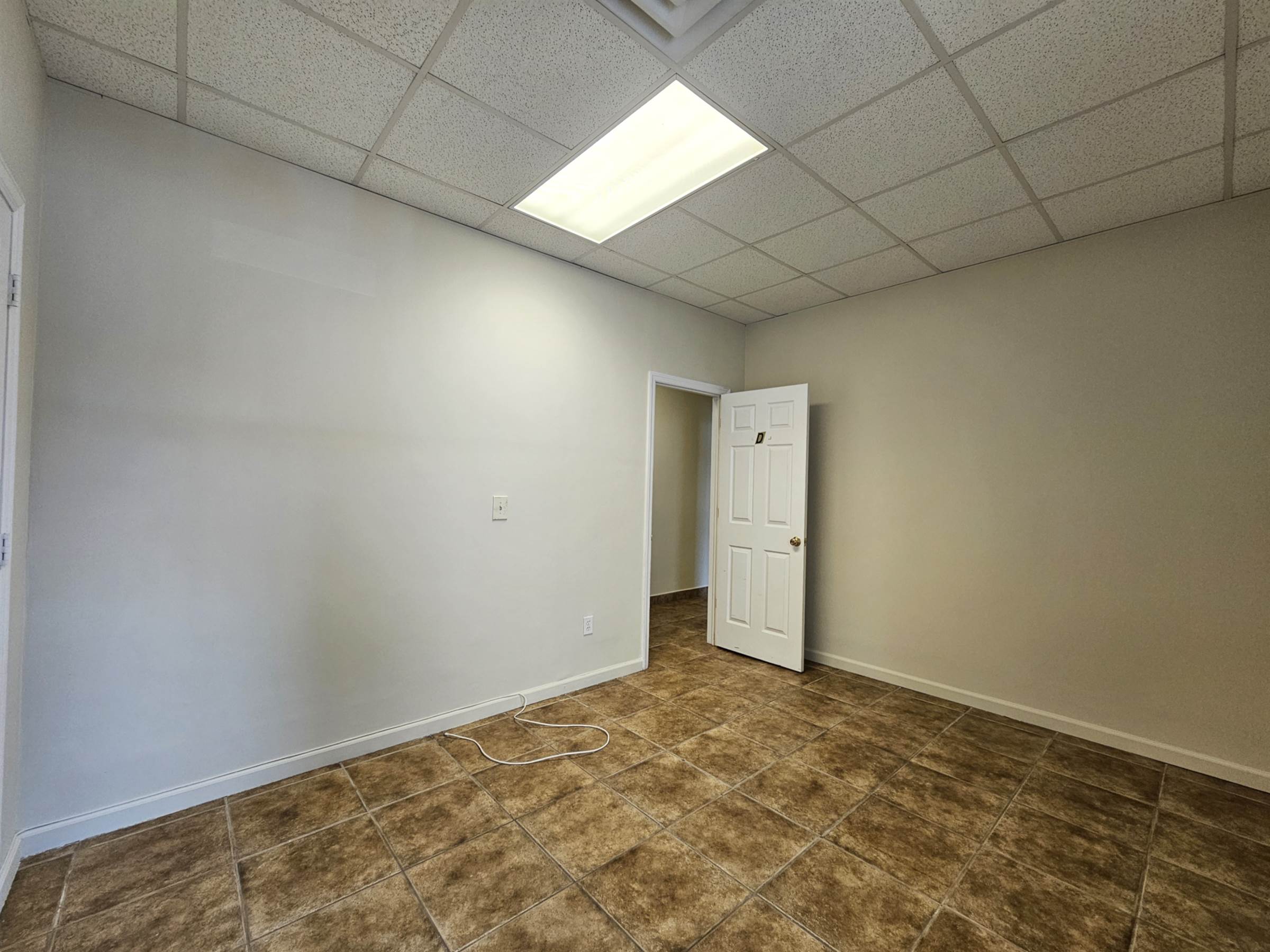 1864 Clove rd, Sgtaten Island, NY 10304