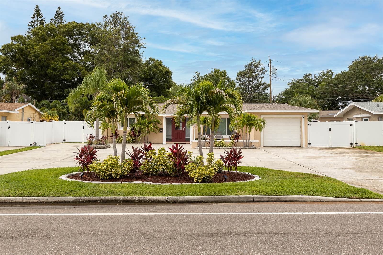 6044 30th Avenue N, St Petersburg, FL 33710