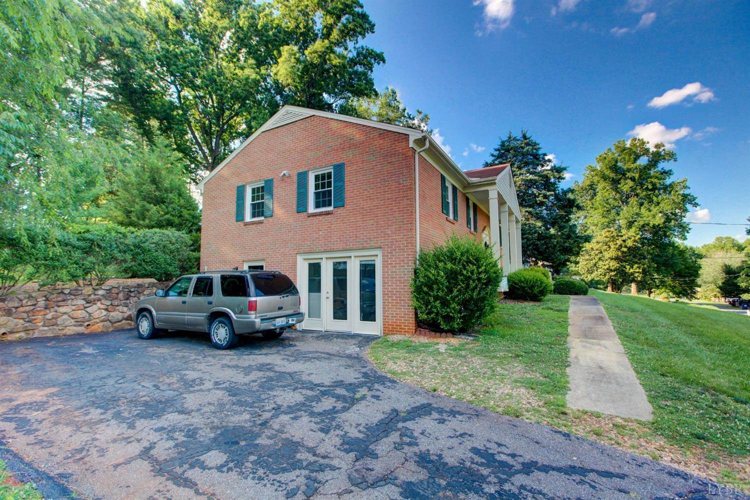 370 Winding Way Road, Lynchburg, VA 24502