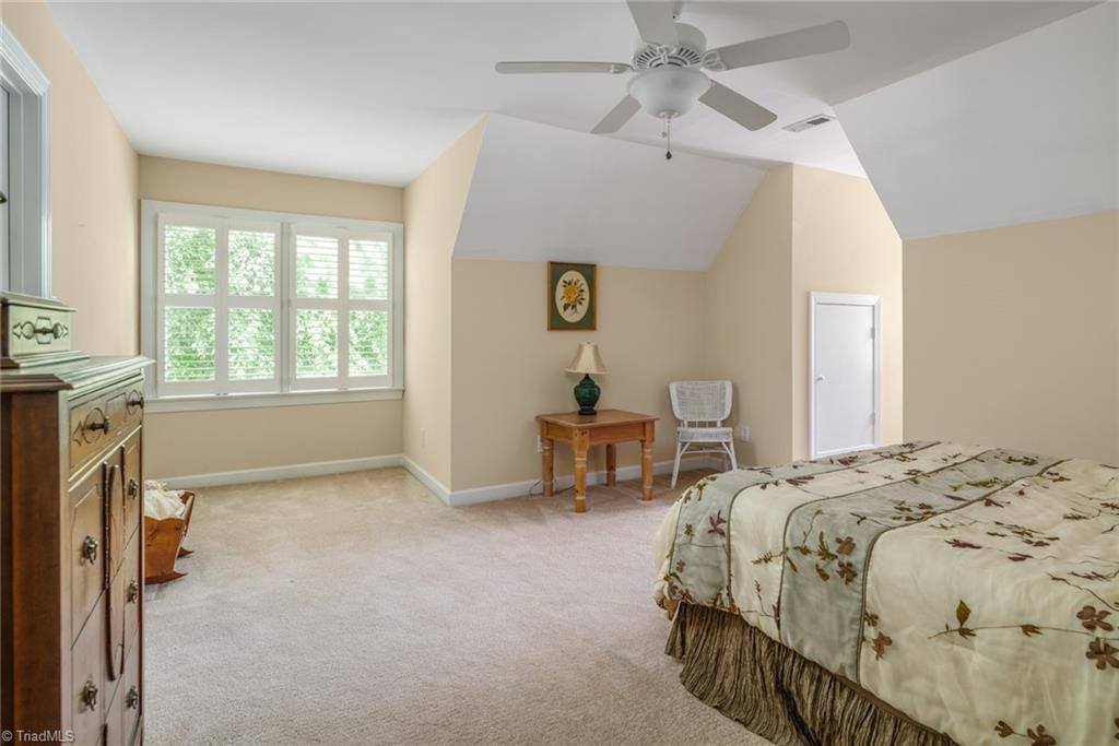 9 Regal Court, Greensboro, NC 27410