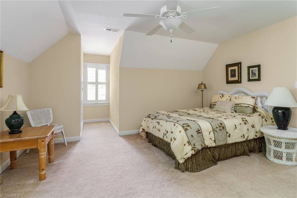 9 Regal Court, Greensboro, NC 27410