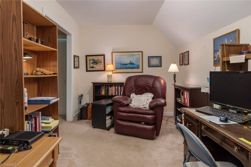 9 Regal Court, Greensboro, NC 27410