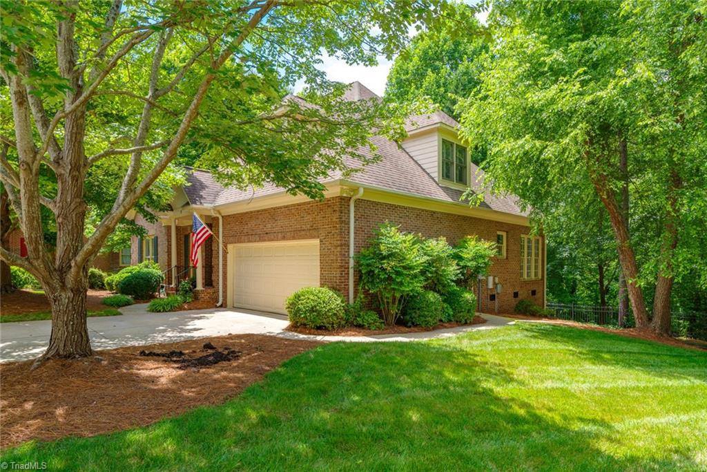 9 Regal Court, Greensboro, NC 27410