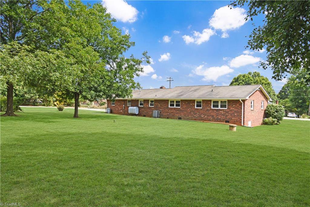 4415 Glenn Hi Road, Winston Salem, NC 27107