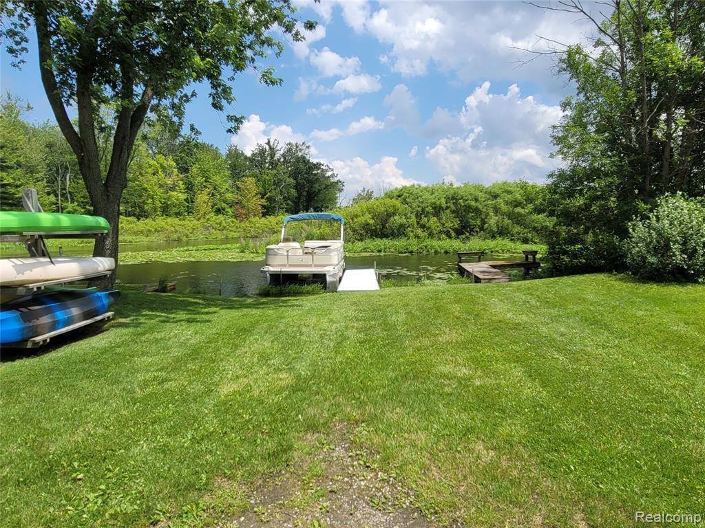 203 Canal Dr, Unadilla Township, MI 48137