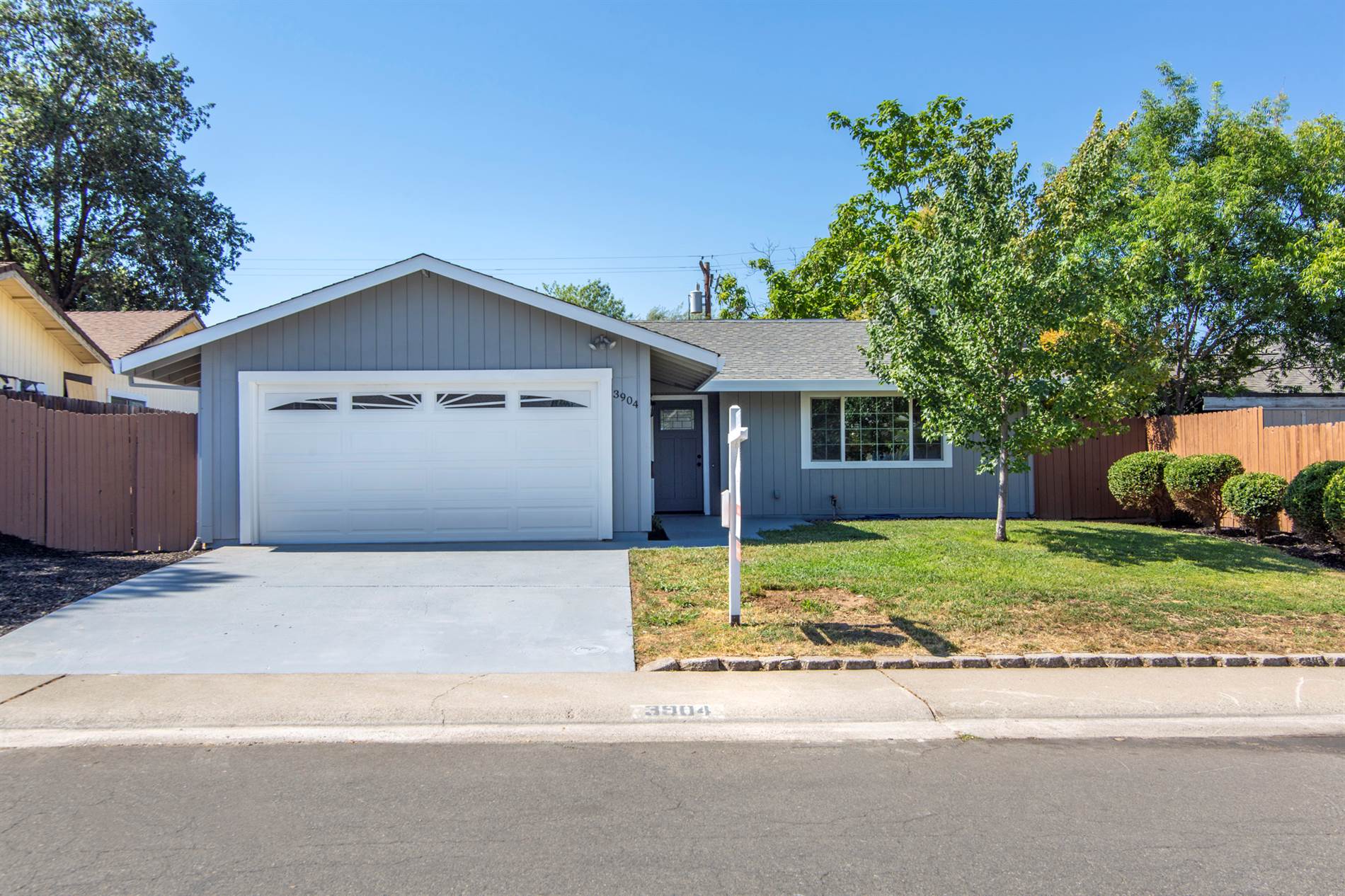 3904 Alpha Ct, North Highlands, CA 95695