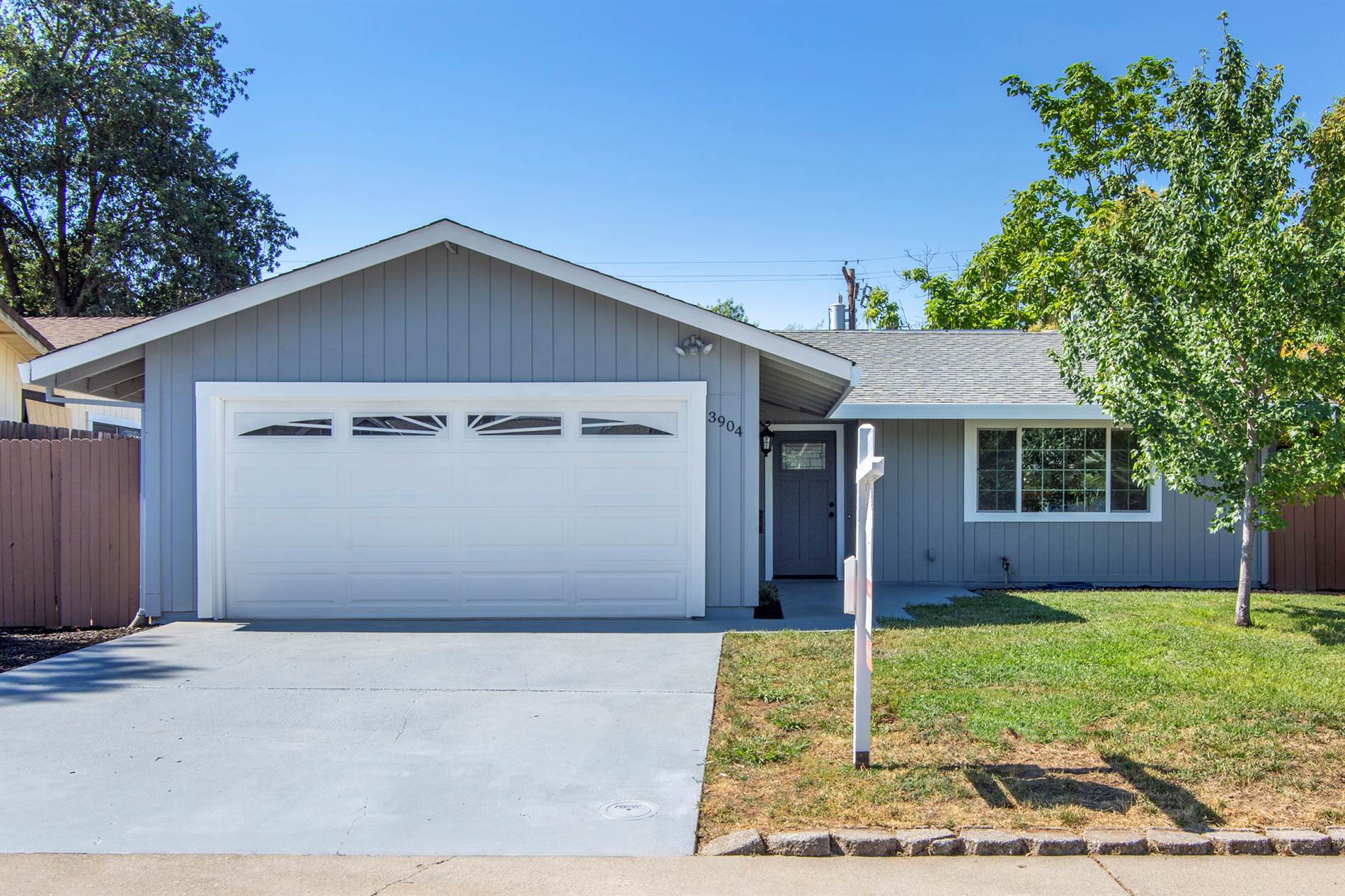 3904 Alpha Ct, North Highlands, CA 95695