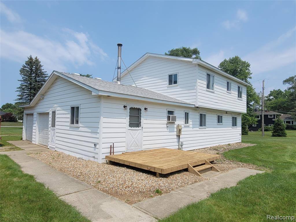 10656 Homestead Lane, Salem Township, MI 48170