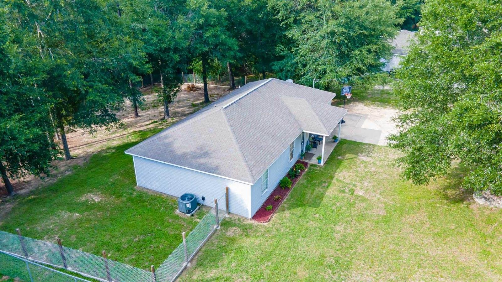 317 Lakeview Drive, Crestview, FL 32536