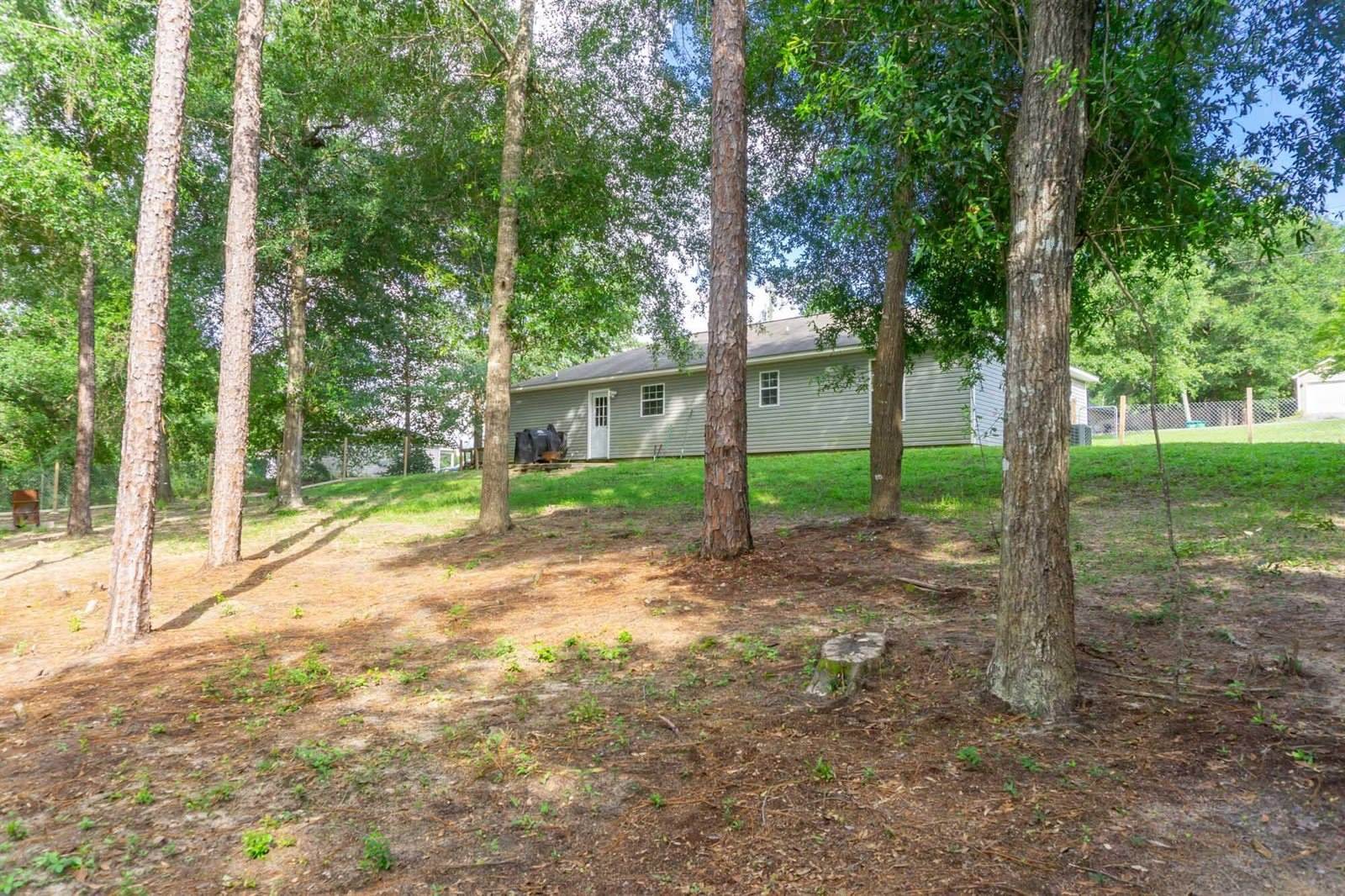 317 Lakeview Drive, Crestview, FL 32536