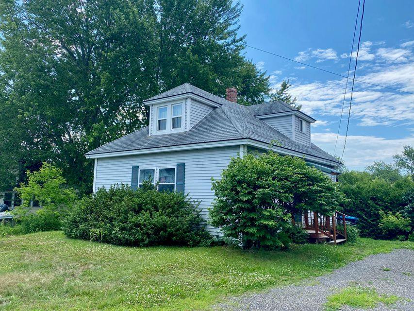 77 Bodwell St, Old Town, ME 04468