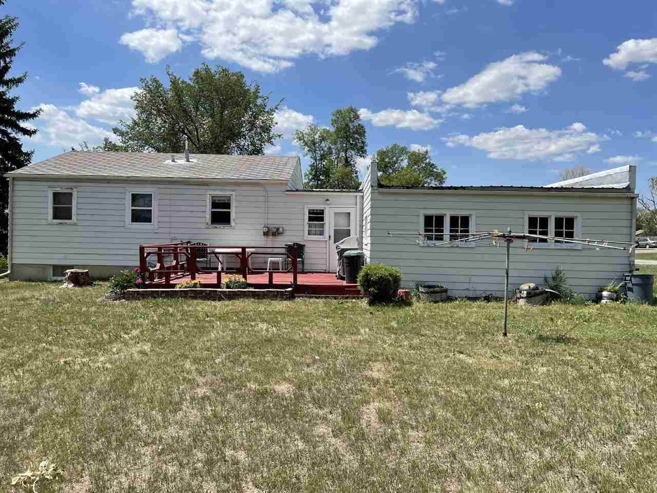 300 NE 1st St, Parshall, ND 58770