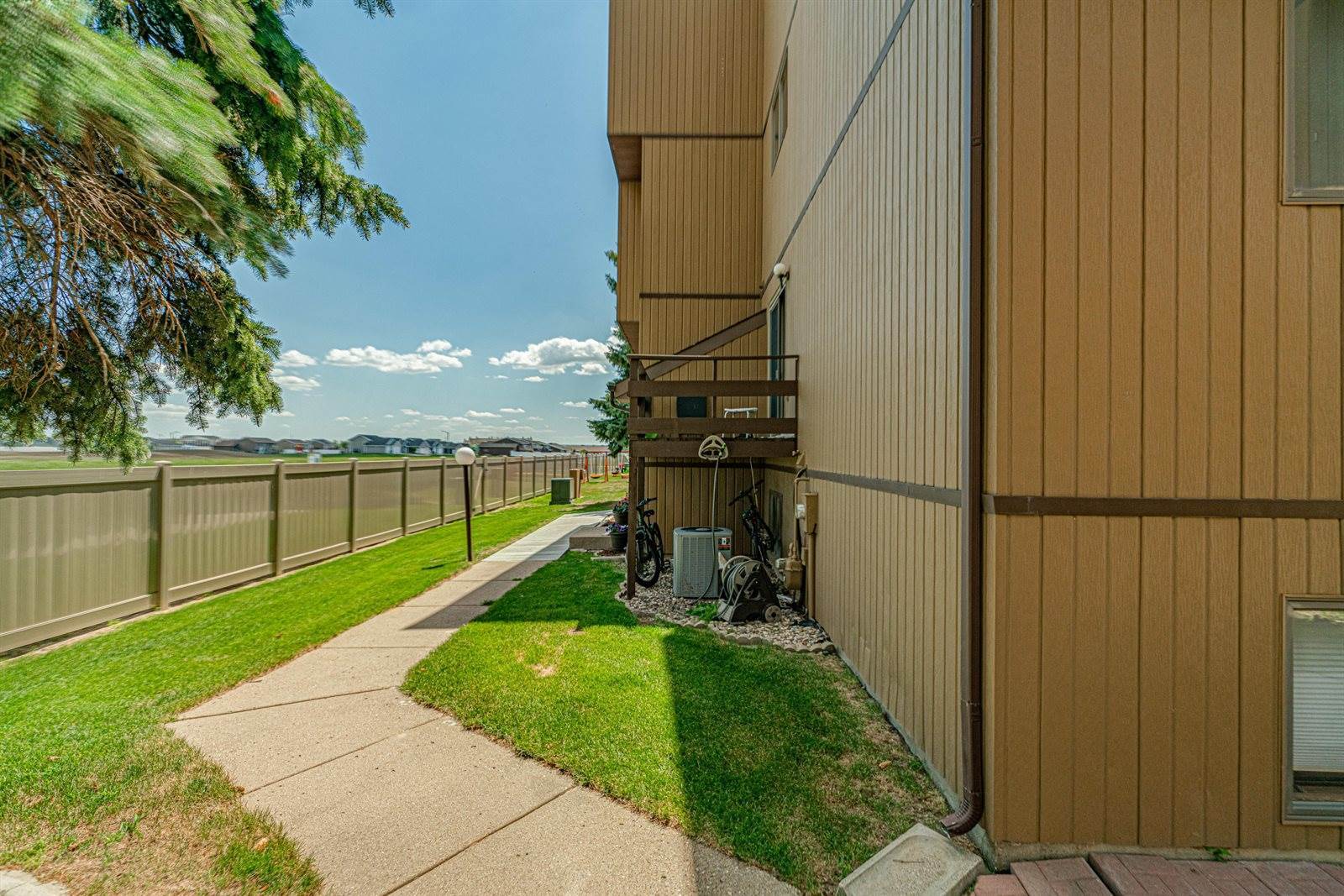 2879 Warwick Loop, #D, Bismarck, ND 58504