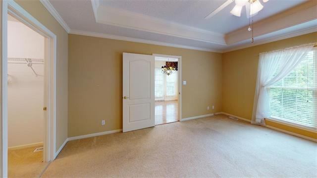 1943 Kensington Drive, Leavenworth, KS 66048