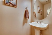 2738 SE 74TH Way, Hillsboro, OR 97123