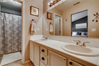 2738 SE 74TH Way, Hillsboro, OR 97123