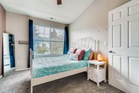 2738 SE 74TH Way, Hillsboro, OR 97123