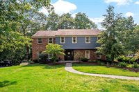 3429 Brookdale Dr, Upper Saint Clair, PA 15241