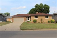 1928 NW 8th St, Minot, ND 58703