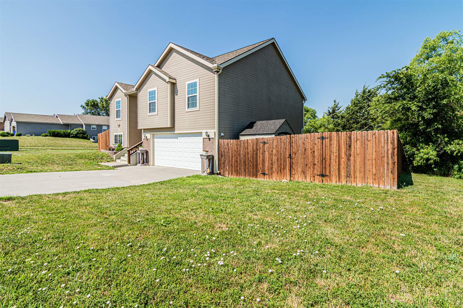 2202 Deer Trail, Junction City, KS 66441