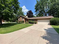 418 Crescent Drive, Wausau, WI 54401