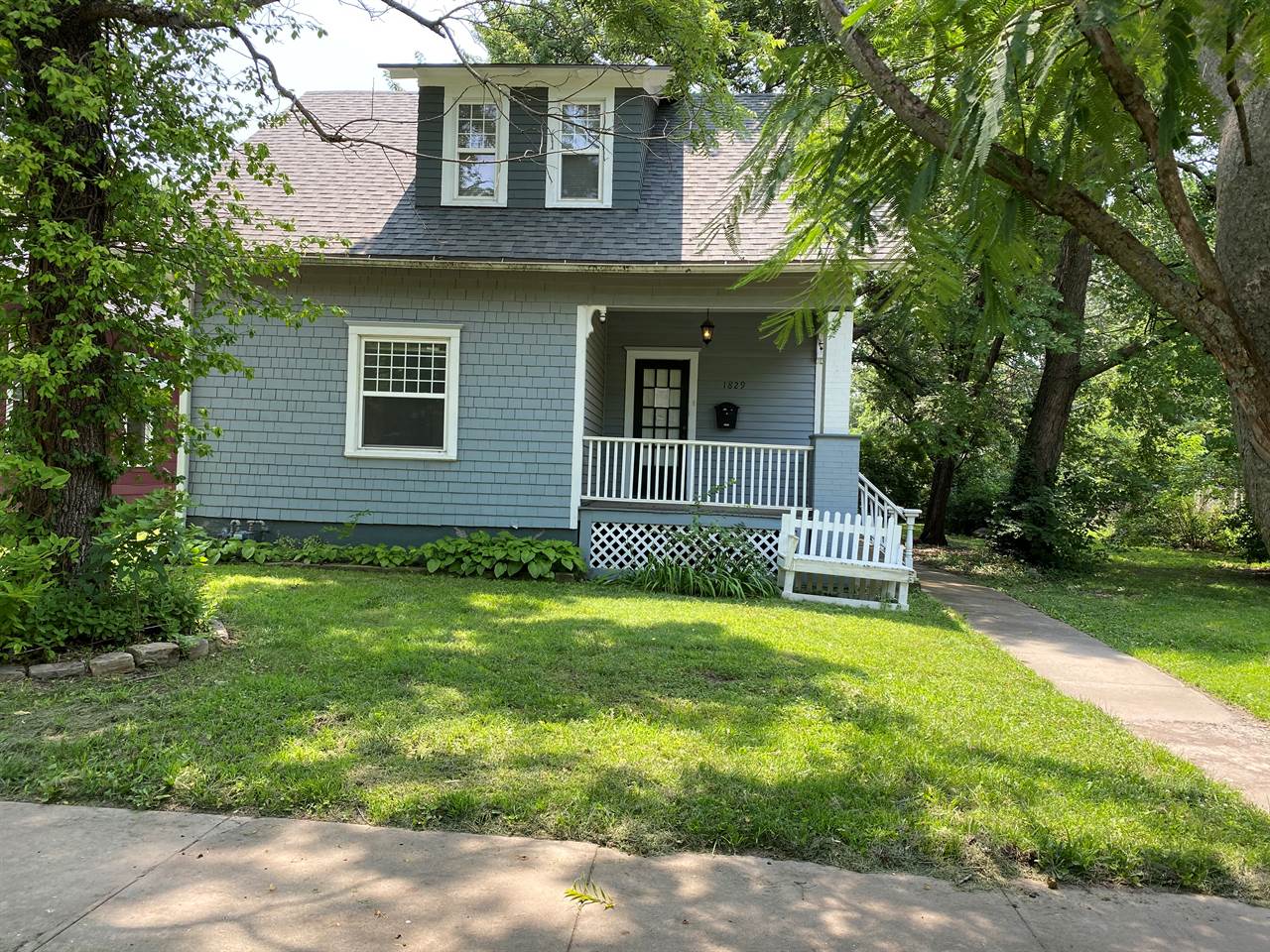 1829 SW 2nd ST, Topeka, KS 66606