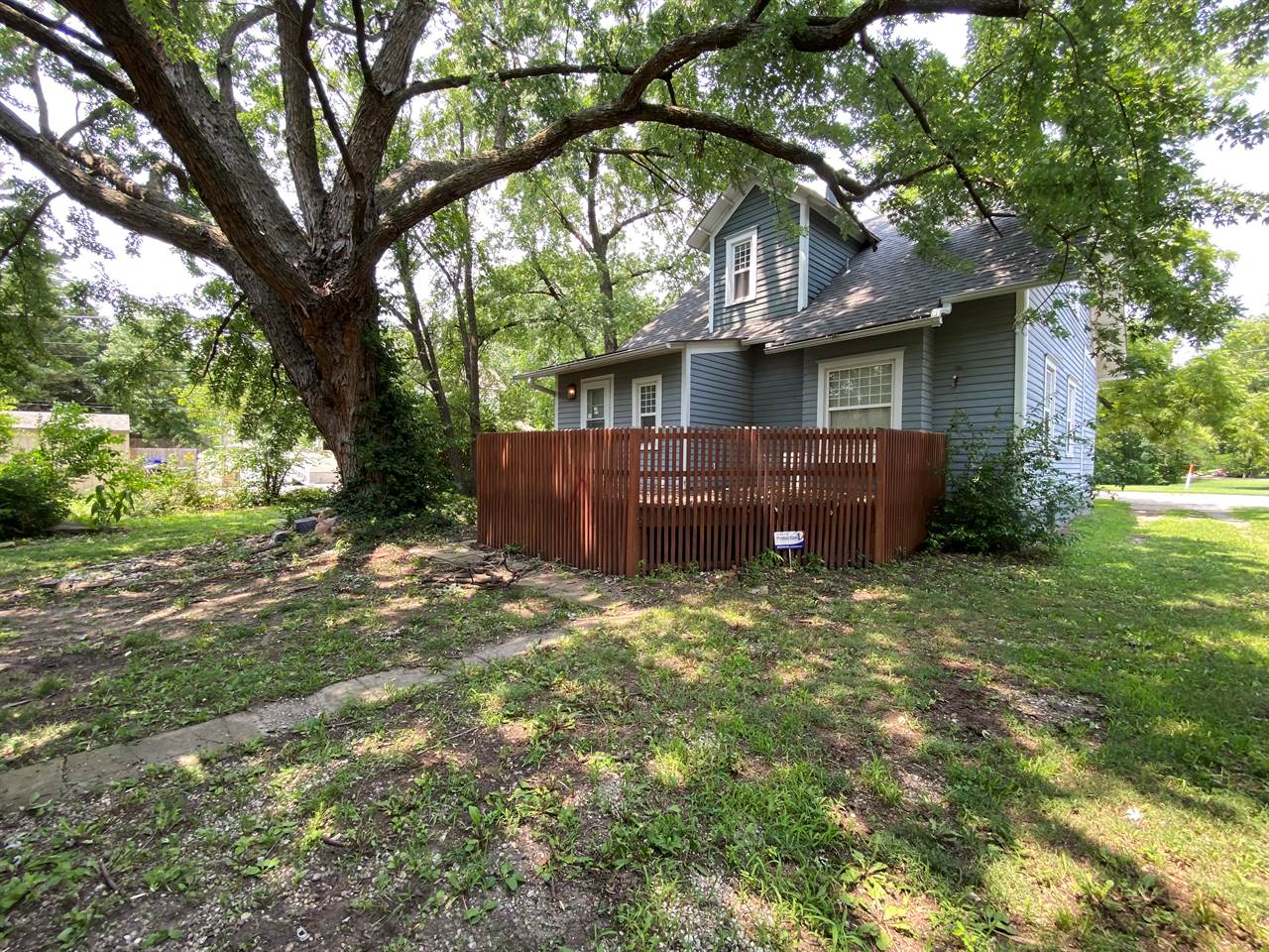 1829 SW 2nd ST, Topeka, KS 66606