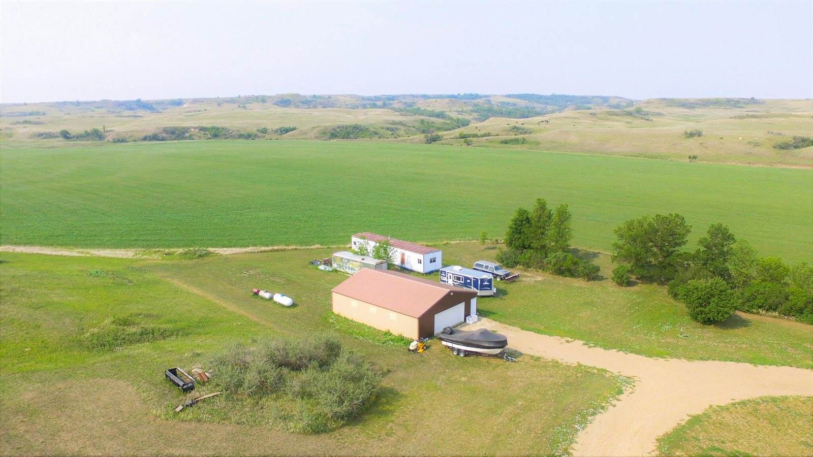 2655 28th Avenue SW, Center, ND 58530