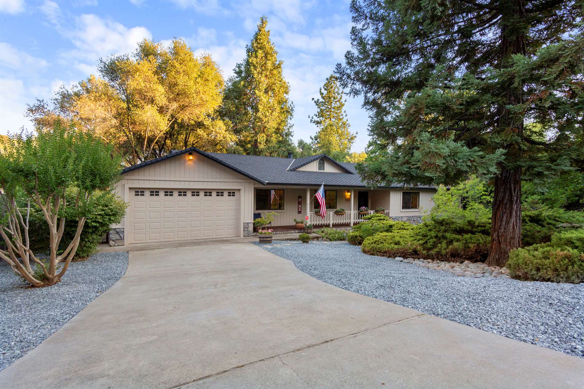 1452 Country Club Dr, Placerville, CA 95667