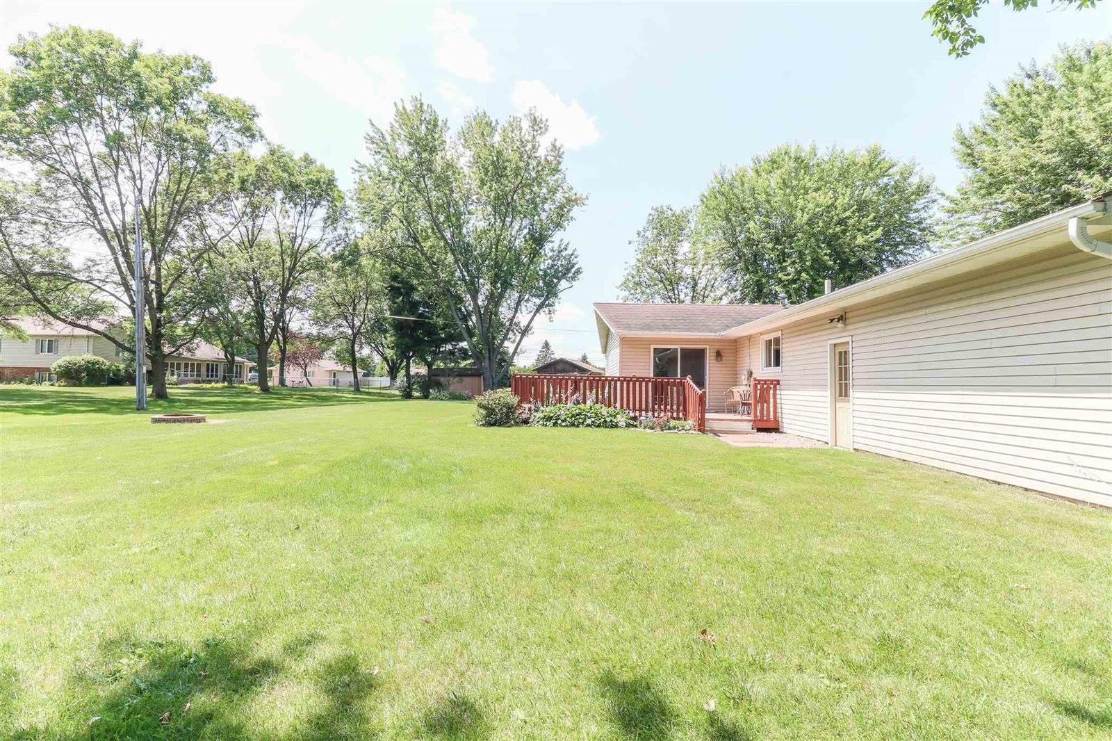 309 W Cedar Street, Abbotsford, WI 54405