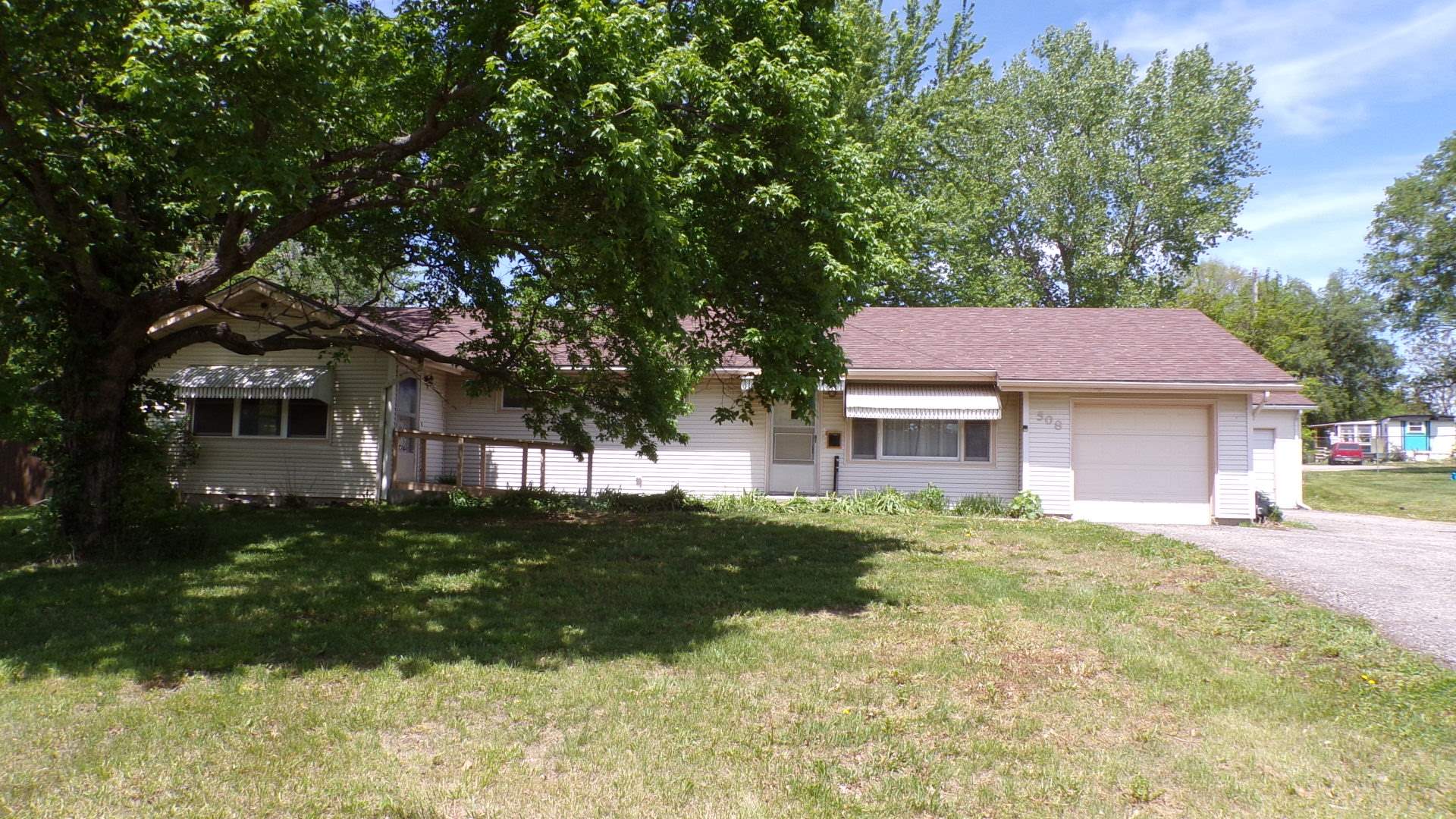 508 Atchison ST, Oskaloosa, KS 66066