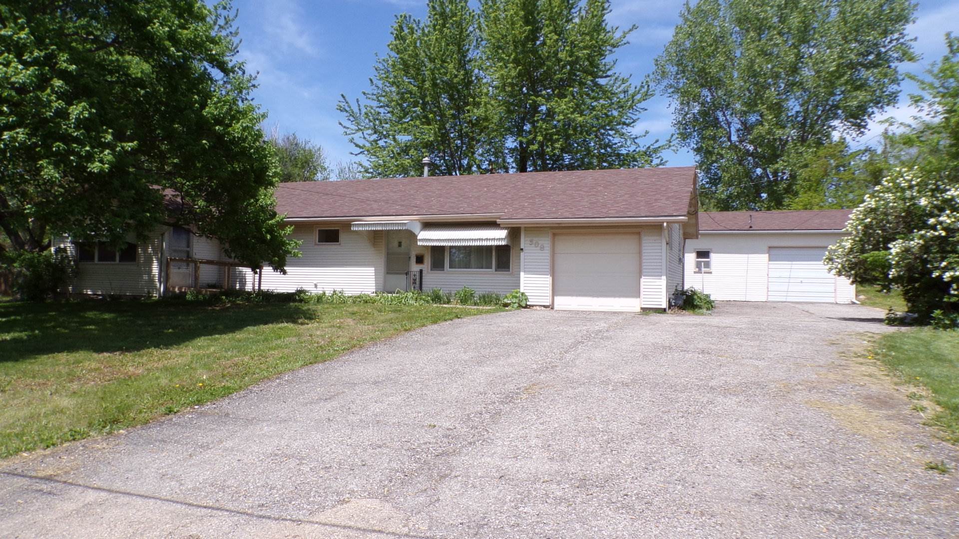 508 Atchison ST, Oskaloosa, KS 66066