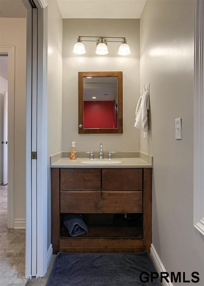 12435 S 79 Avenue, Papillion, NE 68046