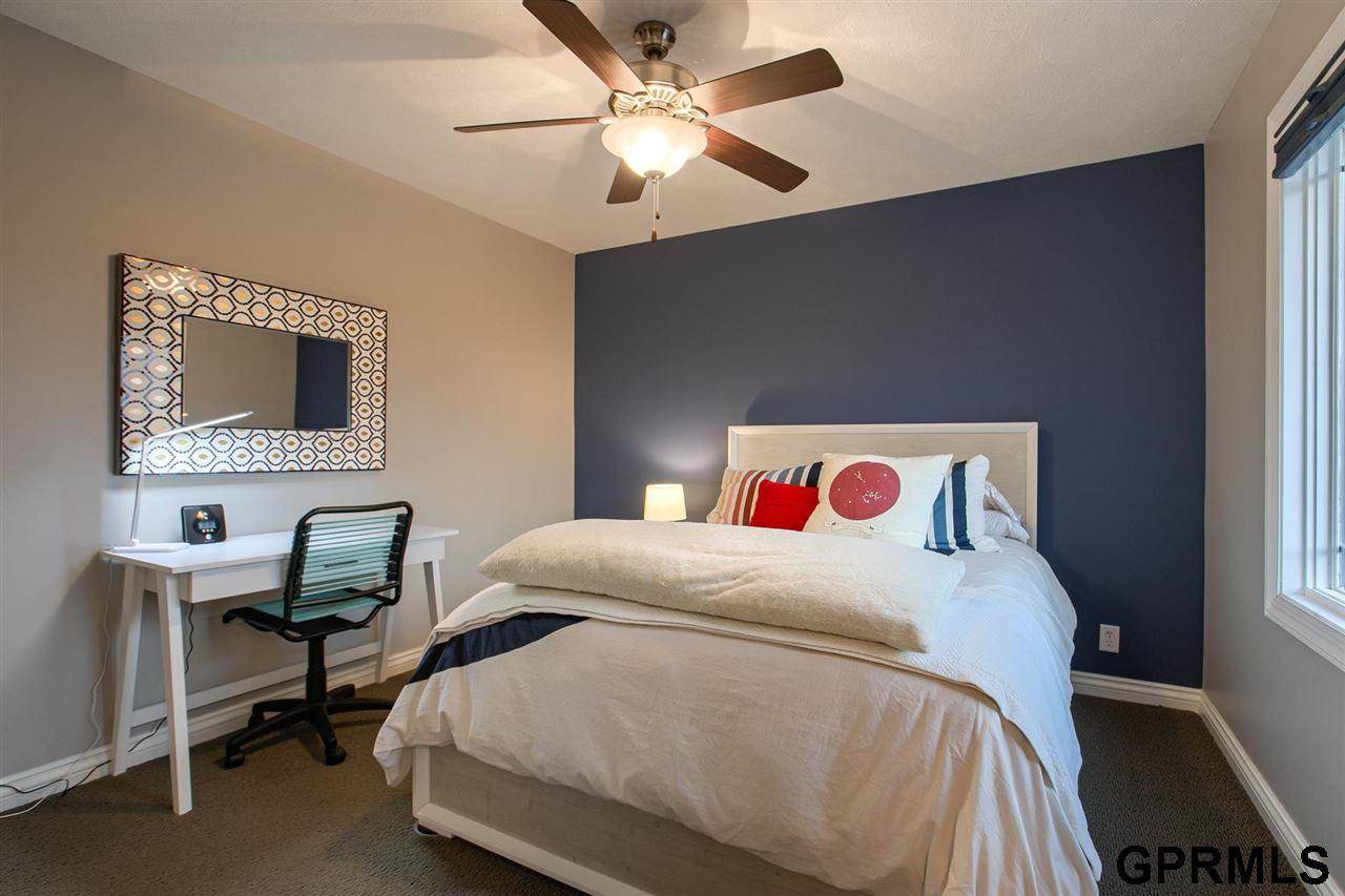 12435 S 79 Avenue, Papillion, NE 68046