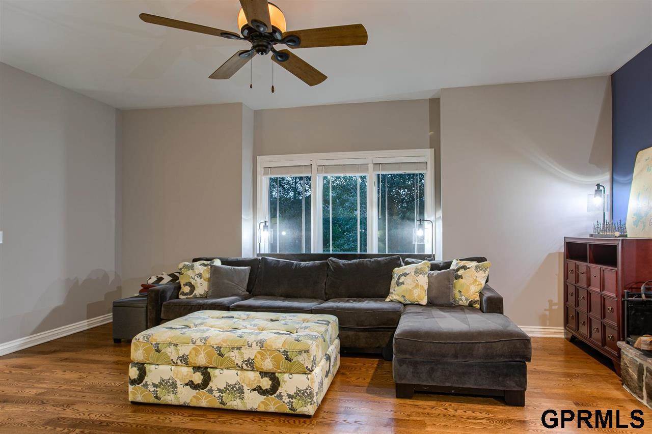 12435 S 79 Avenue, Papillion, NE 68046