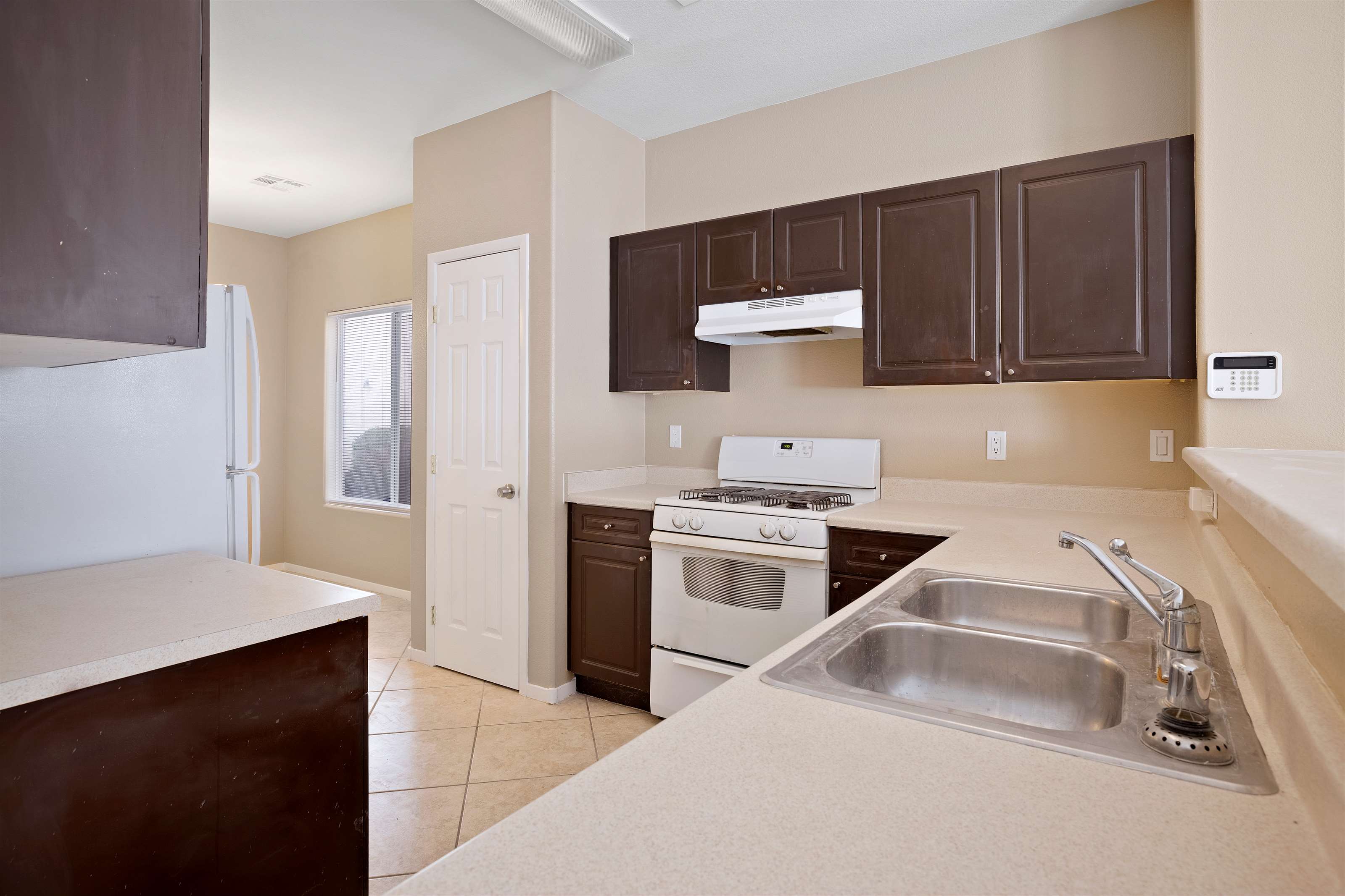 8637 Roping Rodeo Avenue, Las Vegas, NV 89178