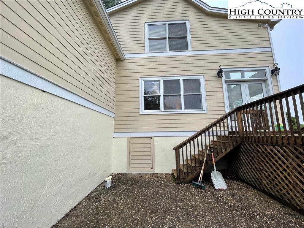 256 Eagle Nest Drive, Deep Gap, NC 28618