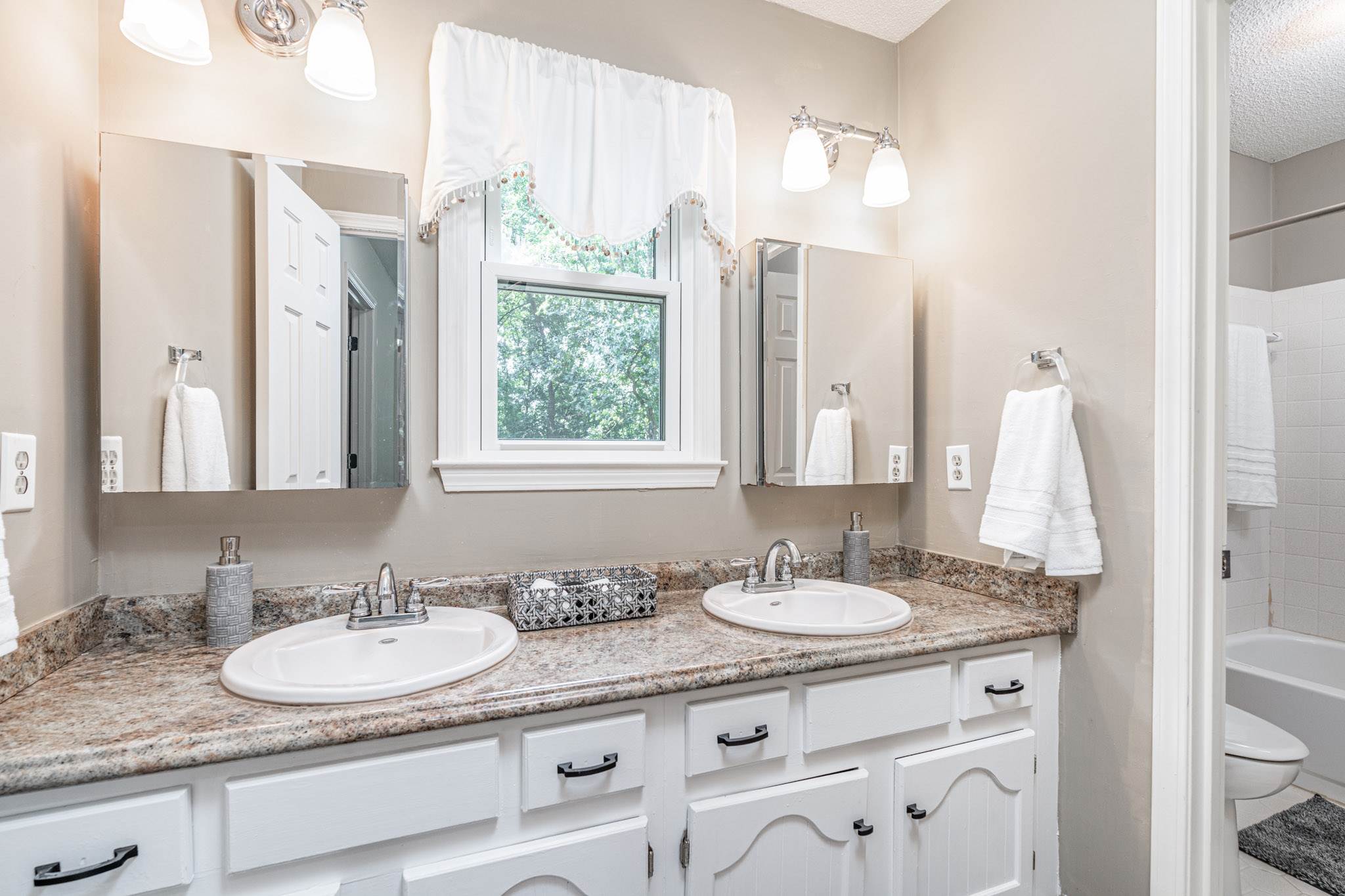 105 Queen Anne, Columbia, SC 29210